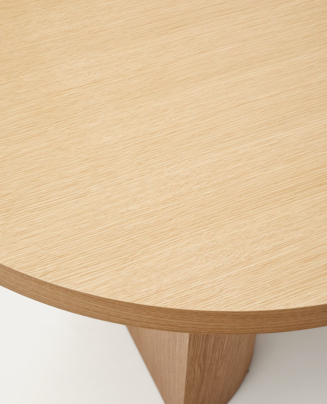 Tavolo Nealy con impiallacciatura in rovere e finitura naturale 240 x 100 cm